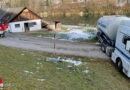 Oö: Silo-Sattelschlepper nach Navi-Fehlleitung in Ternberg geborgen