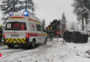 Oö: Pkw-Überschlag bei winterlichen Bedingungen auf der B166, Gosaumühle