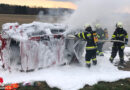 Stmk: Auto brennt nach Überschlag in Großwilfersdorf