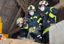 Oö: Dank mehrerer Feuerlöscher glimpflicher Ausgang beim Brand in einem Bauernhof in Hof bei Mondsee