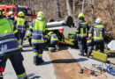 Ktn: Mehrere hydraulische Rettungsgeräte bei Pkw-Unfall in Villach im Einsatz