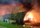 D: Brand von etwa 650 Strohballen auf Reiterhof in Gelsenkirchen