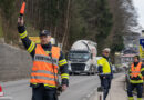 Oö: 62 Verkehrsregler für den Feuerwehrdienst im Bezirk Vöcklabruck ausgebildet 