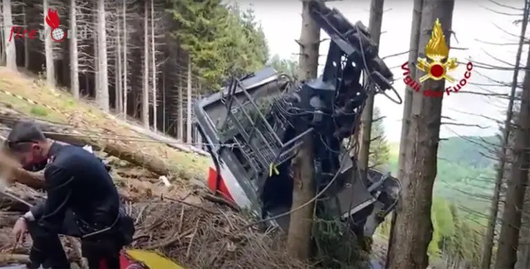 Italien: Gondelabsturz In Waldstück Bei Der Stresa-Mottarone-Seilbahn → ...