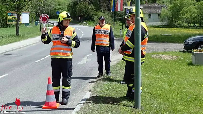 No 16 Feuerwehr Verkehrsregler Im Bezirk Gmund Ausgebildet Fireworld At