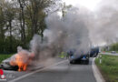 D: Wasserwerfer-Einheit der Bundespolizeiabteilung Sankt Augustin löscht brennenden Pkw in Ascheberg