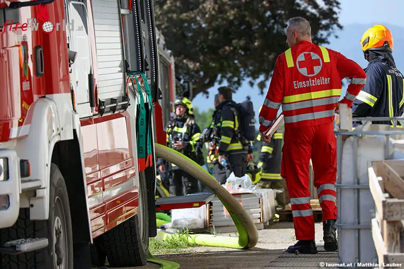 Oo Funf Feuerwehren Bei Brand Auf Bauernhof Im Einsatz Fireworld At