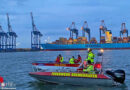 D: Feuerwehr Bremerhaven bildet weitere vierzehn Einsatzkräfte für die Wasserrettung aus