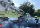 Nö: Mähdrescher geht auf Getreidefeld in Wullersdorf blitzschnell in Flammen auf