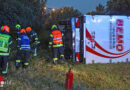 Oö: Klein-Lkw auf Welser Autobahn in Pucking über Böschung gestürzt