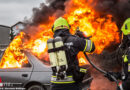 Tirol: Motor stirbt ab, Auto geht am Autobahnzubringer in Patsch in Flammen auf