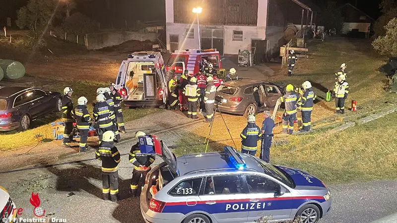 ktn personenrettung nach spektakularem pkw unfall auf b 100 bei feistritz drau fireworld at