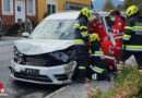 Stmk: Eingeklemmte Person nach Pkw-Unfall mit 3 Fahrzeugen in Rassach (Stainz)