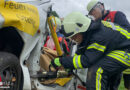 D: Gemeinsame Alarmübung der Feuerwehr Borgentreich und dem Deutschen Roten Kreuz zum Thema „Unfall“