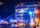 D: Umfangreiche Menschenrettung über Leitern bei offenem Wohnungsfeuer mit Verletzten in Mettmann