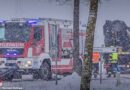 Ktn: Pkw rutscht auf Schnee-Eis-Forststraße ab und stürzt Böschung hinab → eine Tote (70)