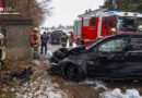 Oö: Auto kracht in Sipbachzell gegen Bäume und Verkehrszeichen