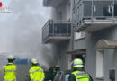 D: Ausgedehnter Wohnungsbrand in einem Mehrfamilienhaus in Dortmund