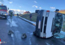 Bgld: 9-Sitzer-Bus bei Kollision mit Pkw bei Neusiedl bei Güssing umgestürzt