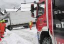 Oö: Lkw-Bergung in Bad Goisern mit zwei Seilwinden