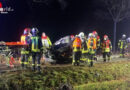 D: Auto kracht bei Düren gegen Baum, drei Schwerverletzte, Fahrer eingeklemmt