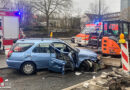 D: Pkw in Iserlohn gegen Container und Bagger geprallt