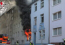 D: Ausgedehnter Wohnungsbrand in Mehrfamilienhaus in Essen → 3 Personen über Drehleiter gerettet, eine Person verletzt