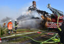 D: Brand eines reetgedeckten Fachwerkhauses in Berne