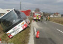 Oö: Autobus auf B 134 in Fraham im Straßengraben gelandet