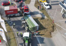 Oö: Traktoranhänger in Kreisverkehr in Steyr umgestürzt