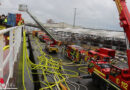 D: Immer noch Großeinsatz bei Feuer auf Stückgutschiff in Bremerhaven (1. bis 9. April 2022)