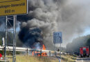 D: Pkw-Vollbrand mit Ausdehnung auf Böschung auf B 14 in Stuttgart (Schattenring)