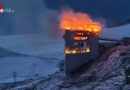 Schweiz: Bergstation des Glacier 3000 in Flammen → Brandbekämpfung mit Heli-Unterstützung