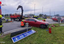 Oö: Mercedes-Pkw der gehobenen Klasse in Kreisverkehr in Eferding geborgen