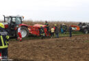 Oö: Landwirt zwischen Schaufel und Saatgutmaschine eingeklemmt und schwer verletzt