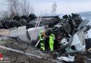 D: Glatteis auf BAB 44 → Sattelschlepper mit den Rädern nach oben bei Lichtenau