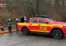 D: Geländegängiges Fahrzeug leistet sehr gute Dienste bei Personenrettung im Wald in Herdecke