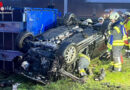 D: Lenker nach Unfall bei Sprockhövel im am Dach liegenden Auto eingeklemmt