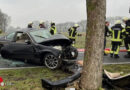 D: BMW-Fahrer nach Anprall an Baum bei Essel / Kutenholz leicht eingeklemmt