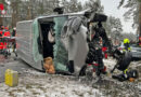 D: Wintereinbruch sorgt für Unfälle in Lüchow-Dannenberg → Transporter kollidiert mit Pkw