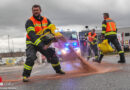 Oö: Feuerwehr und Kehrmaschine bei Ölspur in Marchtrenk im Einsatz