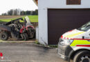 Oö: Zwei eingeklemmte Schwerstverletzte (16) nach Quadkollision mit Garagenmauer in Prambachkirchen