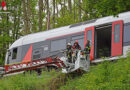 D: Baum fällt auf Bahnstrecke in Iserlohn → zwei Drehleitern bei Zugsevakuierung im Einsatz