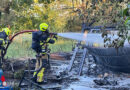 D: 15 x 20 m großer Holzschuppen in Henstedt-Ulzburg in Vollbrand