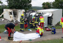 Bgld: Kühllaster auf B 63 bei Riedlingsdorf verunglückt → Lkw-Fahrer eingeklemmt