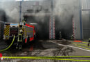 D: 60 Tonnen Hausmüll brannten in einer Lagerhalle in Mülheim an der Ruhr