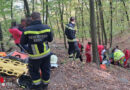 Nö: Technische, kräftezehrende Menschenrettung nach Wanderunfall im unwegsamen Gelände in Krems