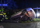 Oö: Auto in Scharnstein gegen Brückengeländer gekracht und in Schräglage stecken geblieben