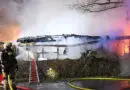 D: Schaumflutung bei brennender Gartenlaube in Barmstedt