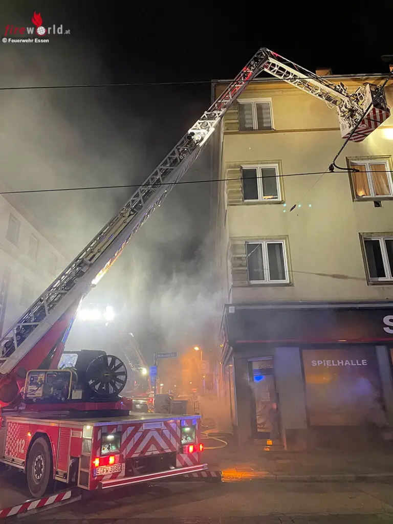 D: Ausgedehnter Kellerbrand In Mehrfamilienhaus In Essen → Feuerwehr ...